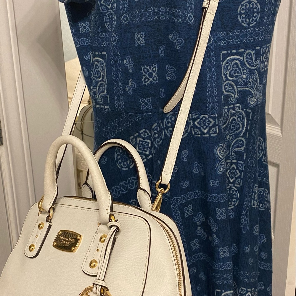 original MICHAEL KORS handbag in white saffiano leather, very good condition